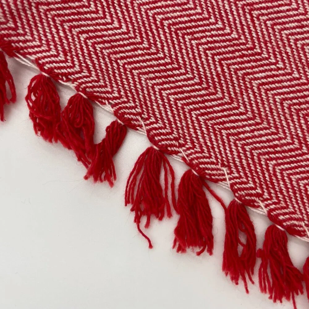 6 Cloth Napkins Fringe Herringbone Pattern Red White‎ Picnic Christmas Holiday